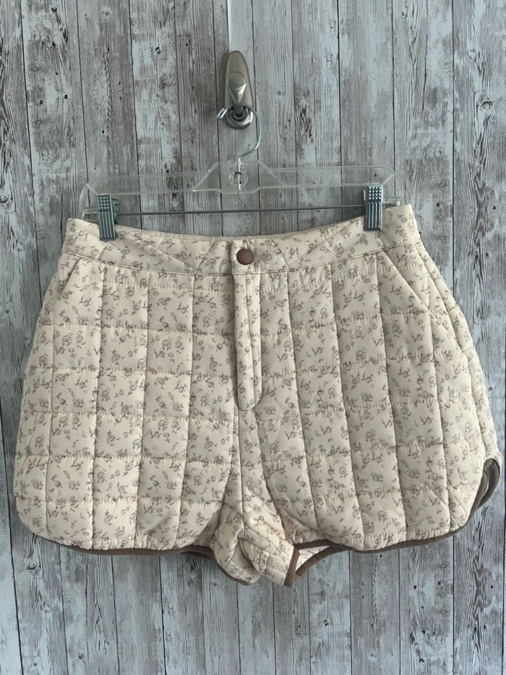 Baevely Quilted Floral Cream Granny Coastal Grandma Cottage Comfy Shorts NEW MED
